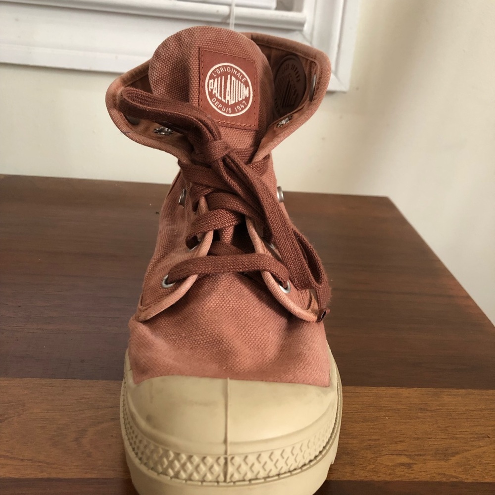 Palladium convertible hightop shoe